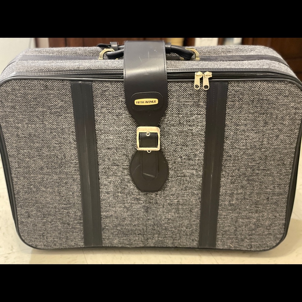 Fifth Avenue 2-piece luggage
